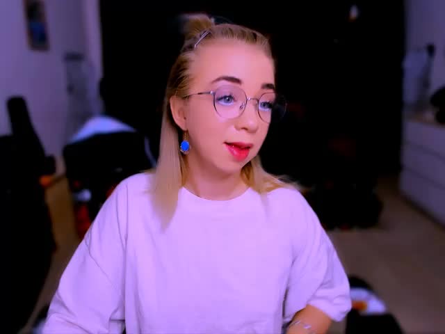 BabyNicole Live Sex December 13, 2025