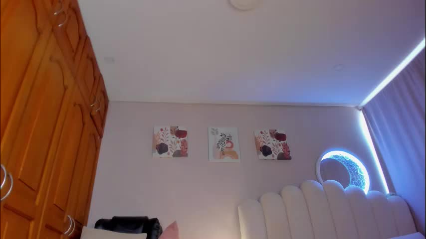 omstudio1994 Live Sex December 13, 2025