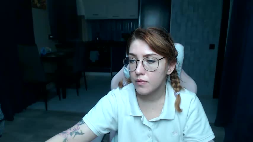 Reginasmilee Live Sex December 17, 2025