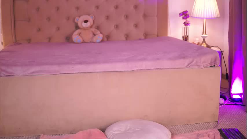 chloeobrilx Live Sex December 17, 2025