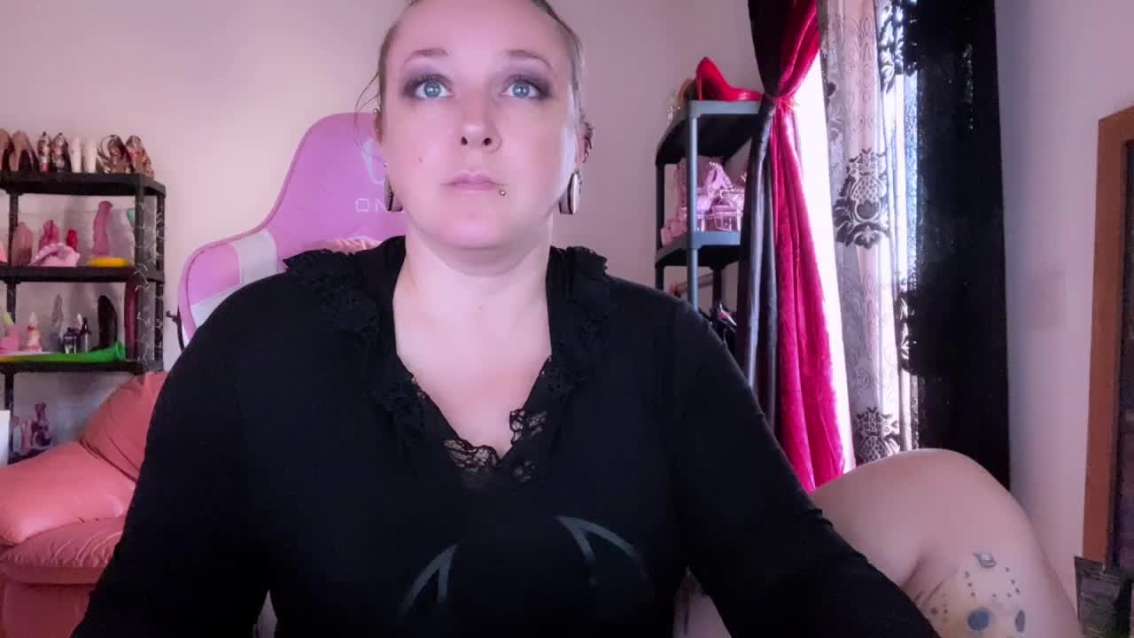 NylonQueen Live Sex December 13, 2025