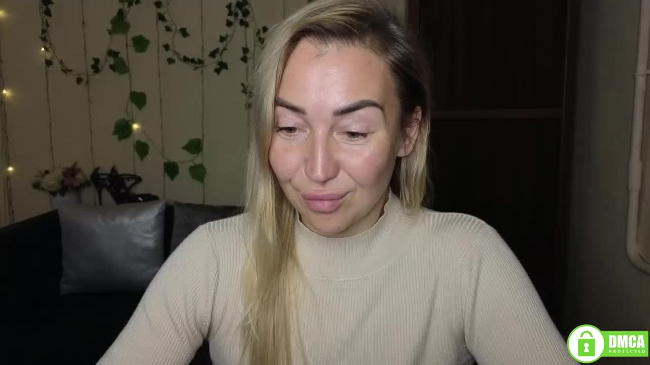 Jullyblondkiss Live Sex December 13, 2025