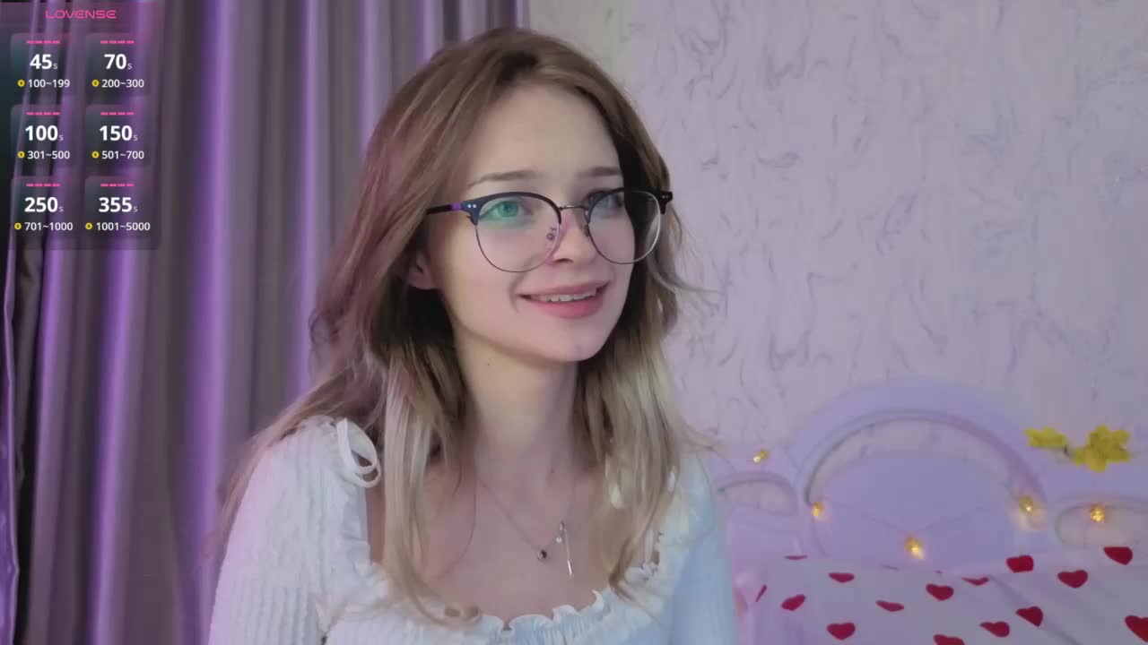 vialeta-baby Live Sex December 12, 2025