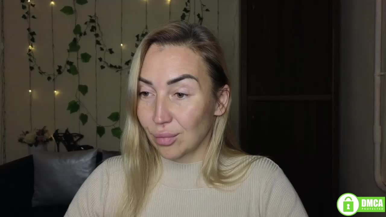 Jullyblondkiss Live Sex December 13, 2025