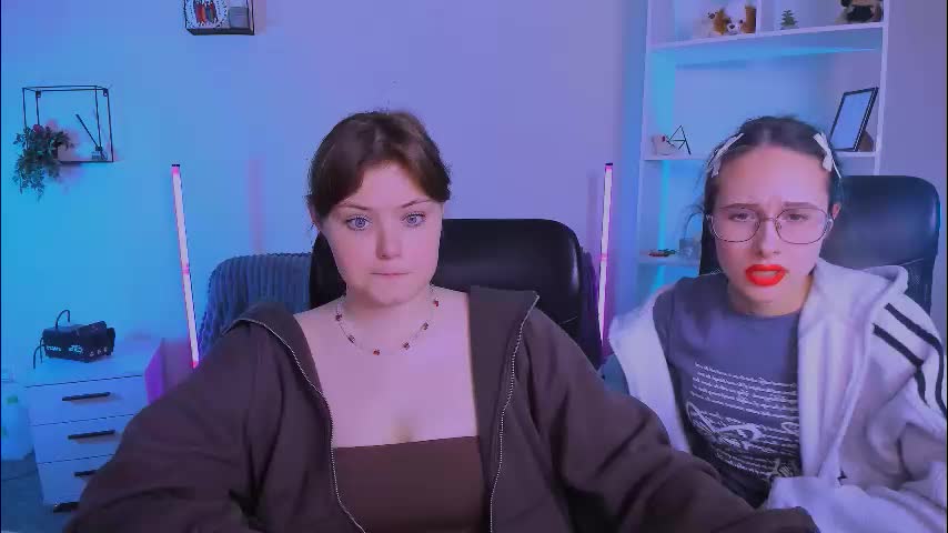 mona_cloud Live Sex December 15, 2025