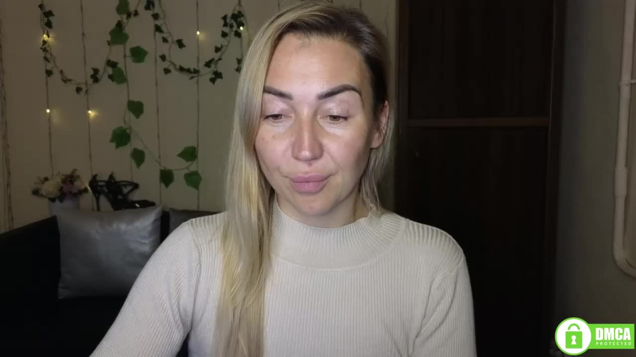 Jullyblondkiss Live Sex December 13, 2025