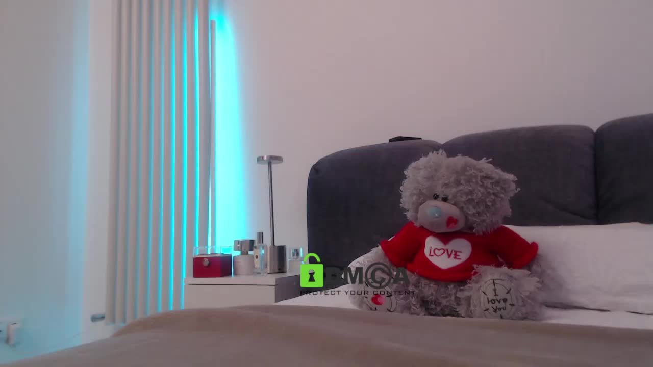 MaxineDi Live Sex December 13, 2025