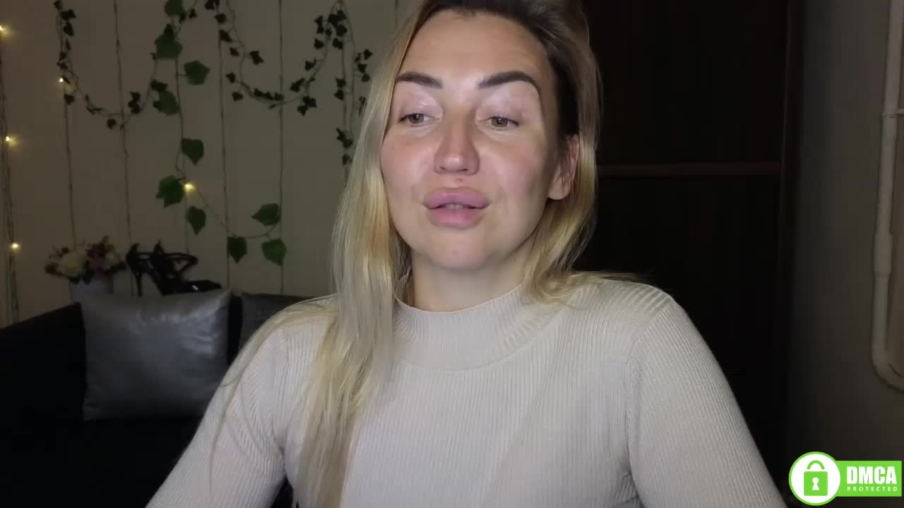 Jullyblondkiss Live Sex December 13, 2025