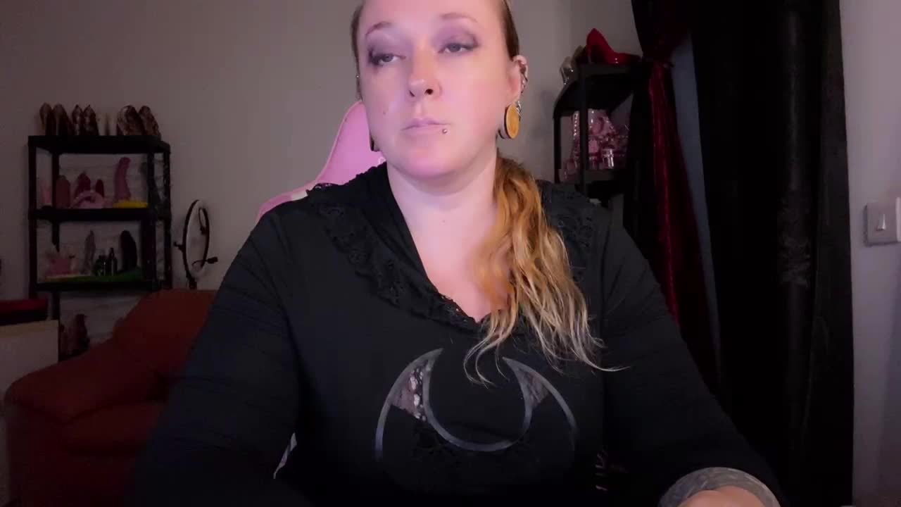 NylonQueen Live Sex December 13, 2025