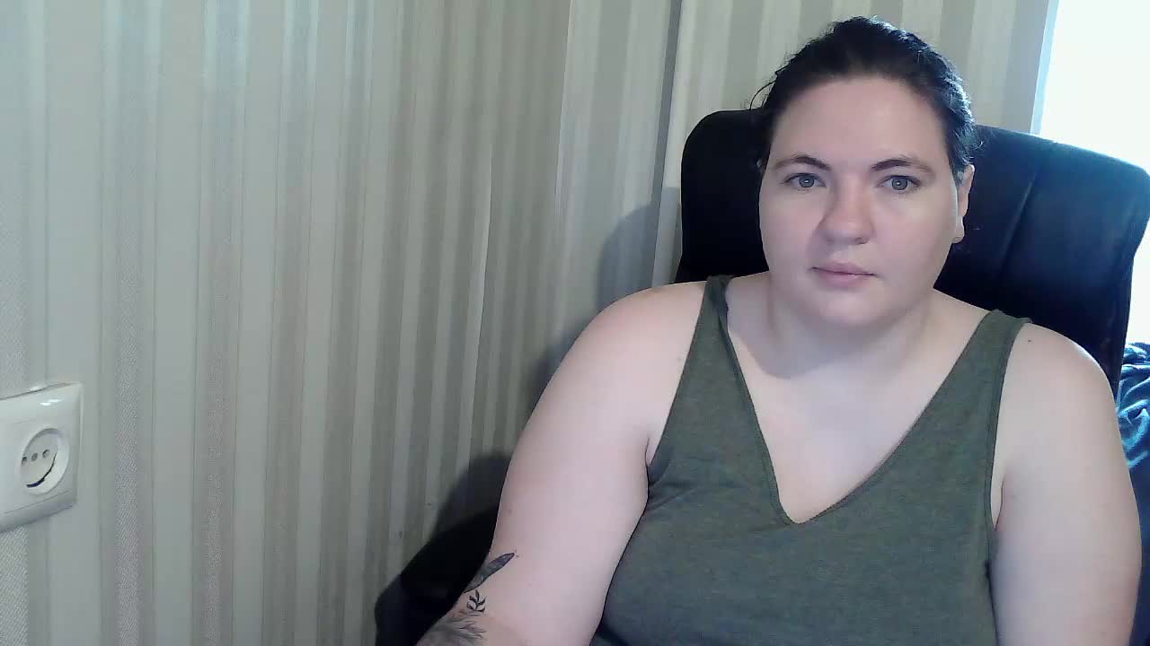 XLisaBlueX Live Sex December 13, 2025