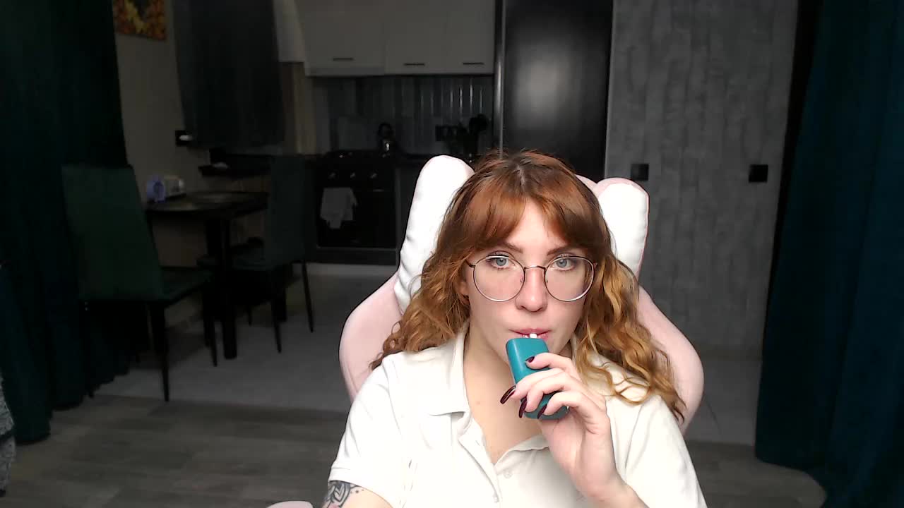 Regimasmile Live Sex December 13, 2025