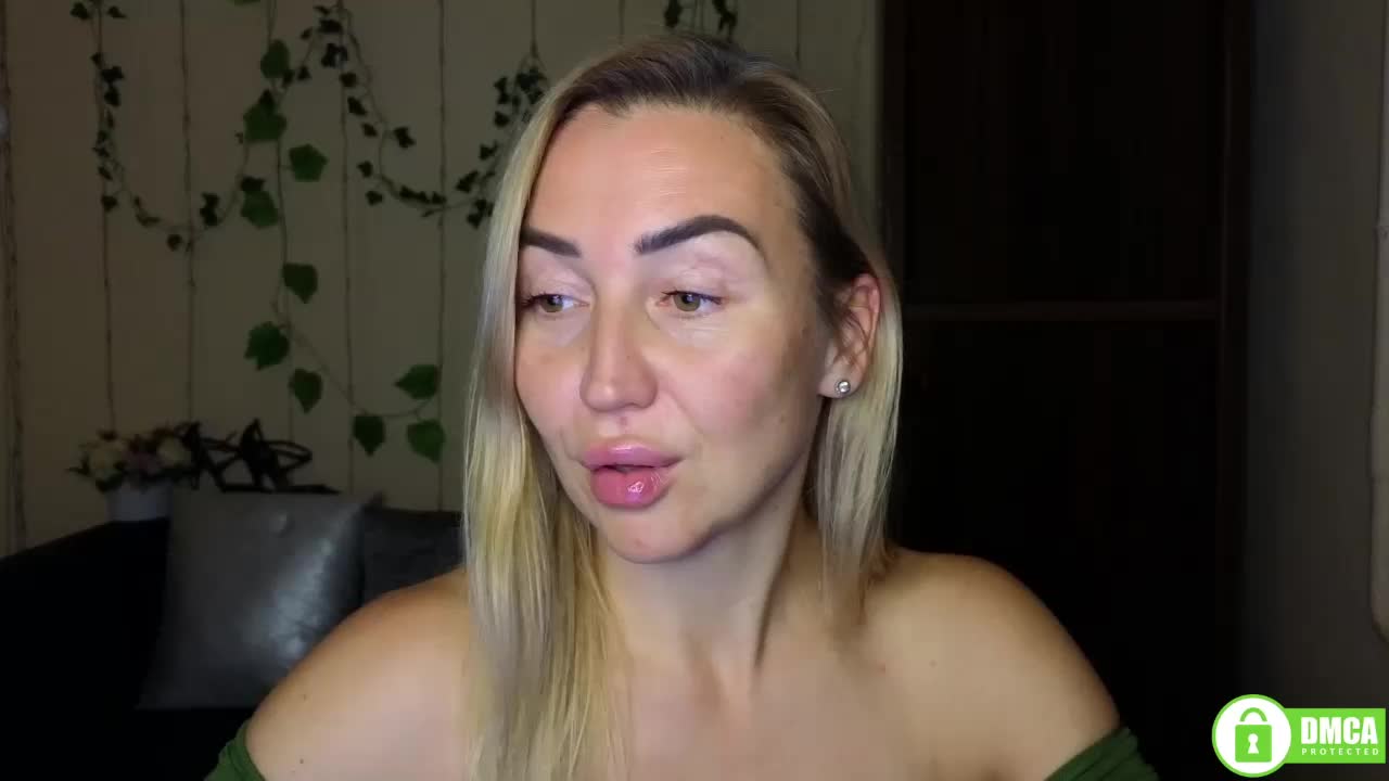 Jullyblondkiss Live Sex December 13, 2025