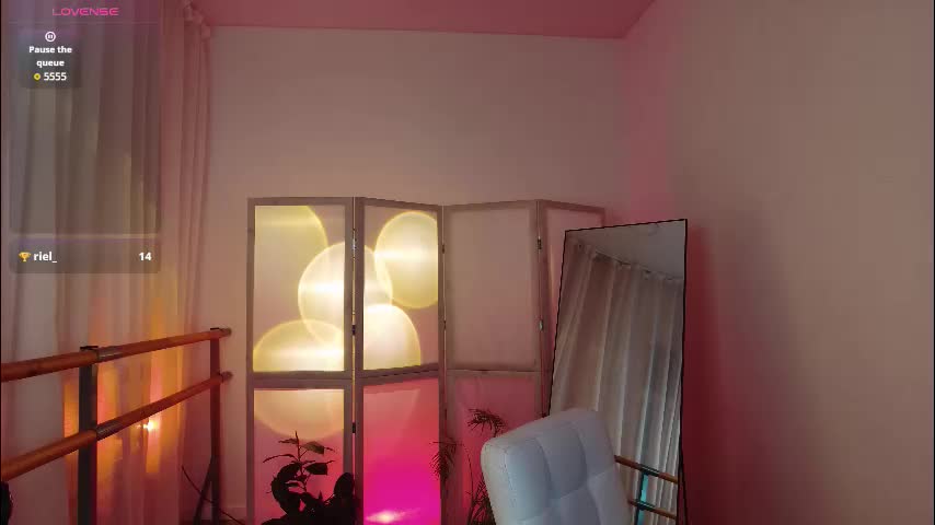 xxrayna Live Sex December 14, 2025