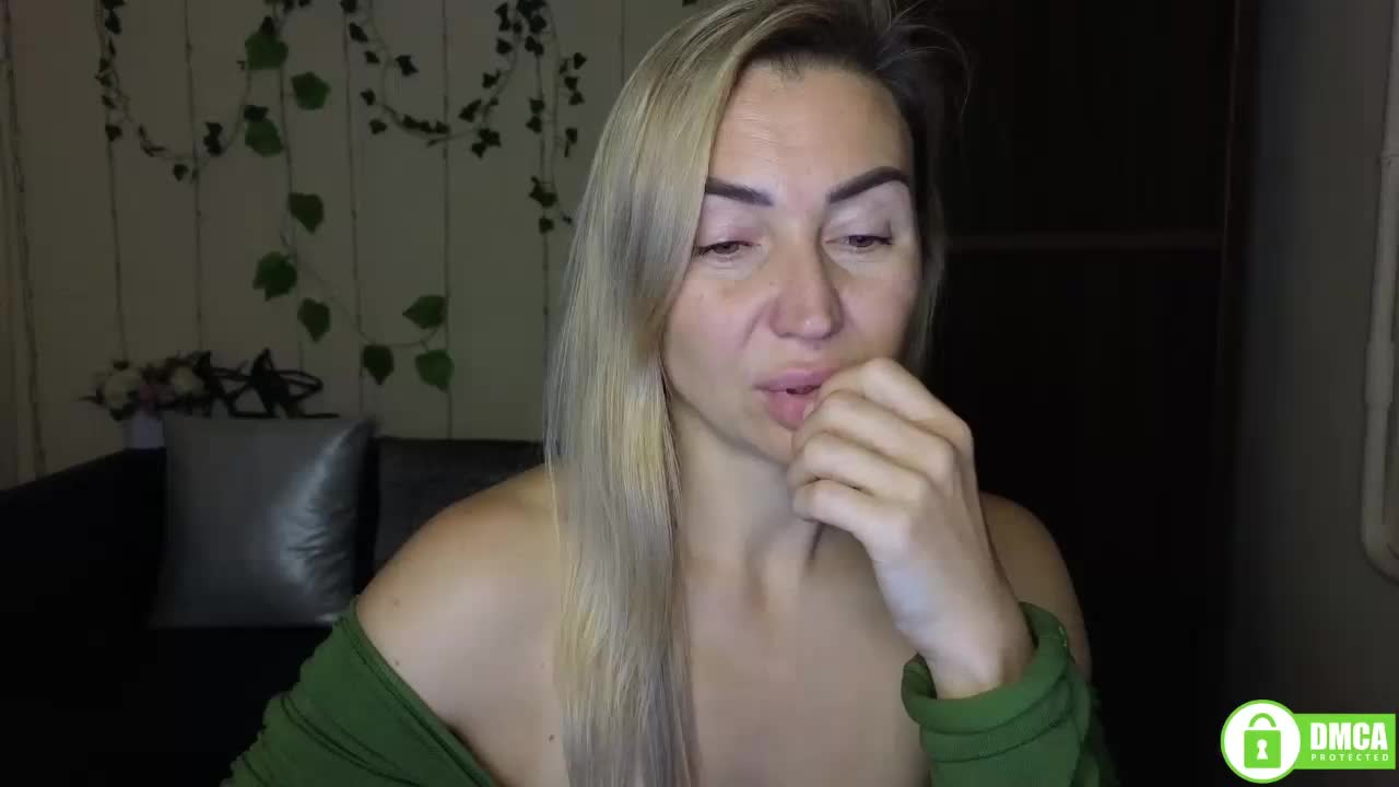 Jullyblondkiss Live Sex December 13, 2025