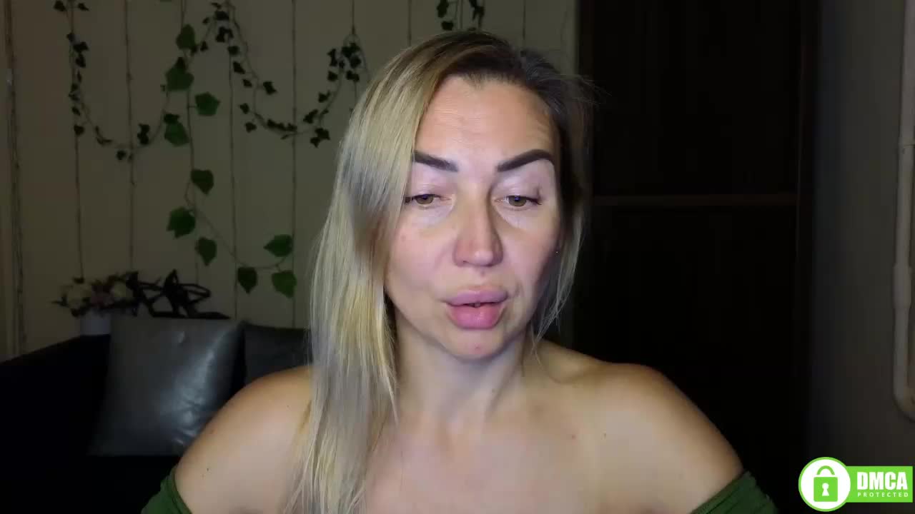Jullyblondkiss Live Sex December 13, 2025