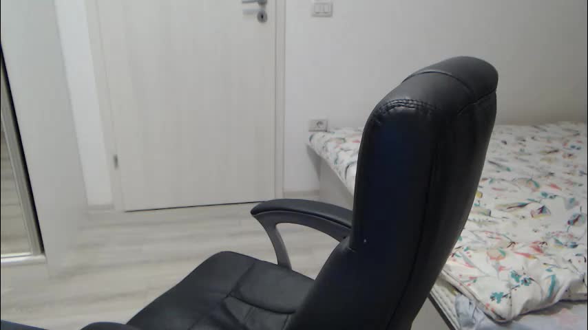 blue_eyes96 Live Sex December 13, 2025