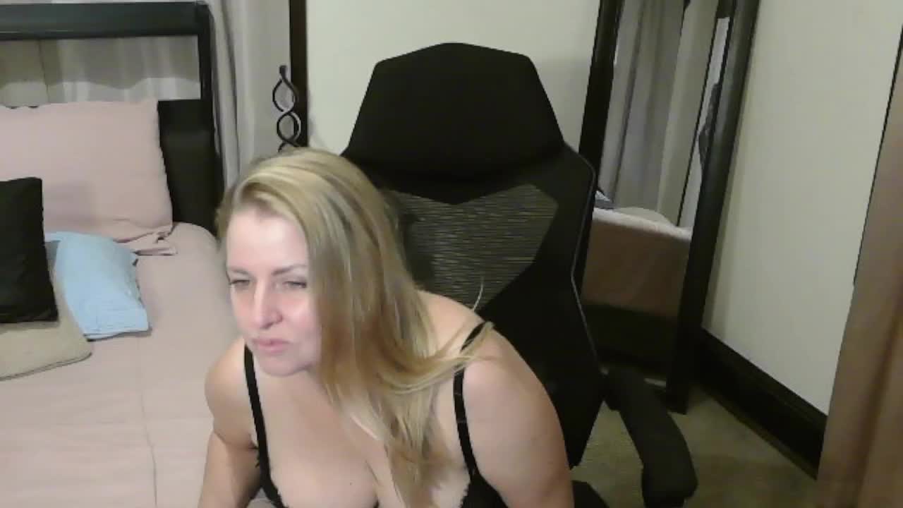 Holliekate Live Sex 2025.11.11