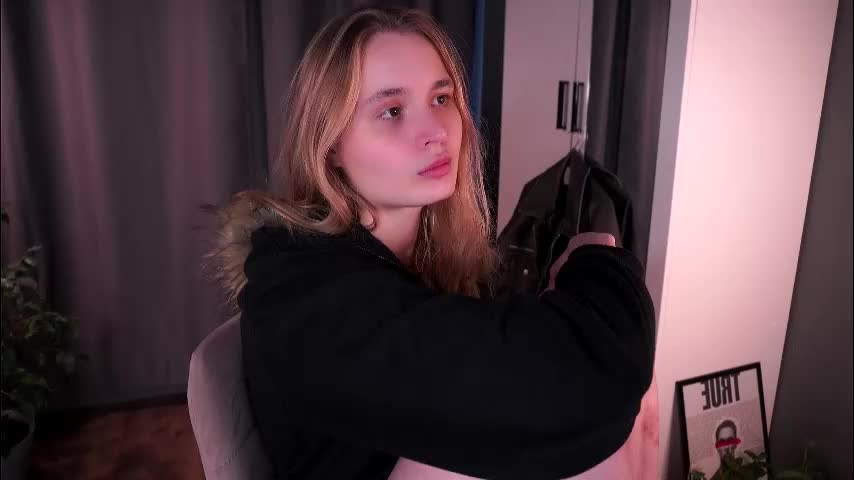 lisa_schiele Live Sex December 14, 2025