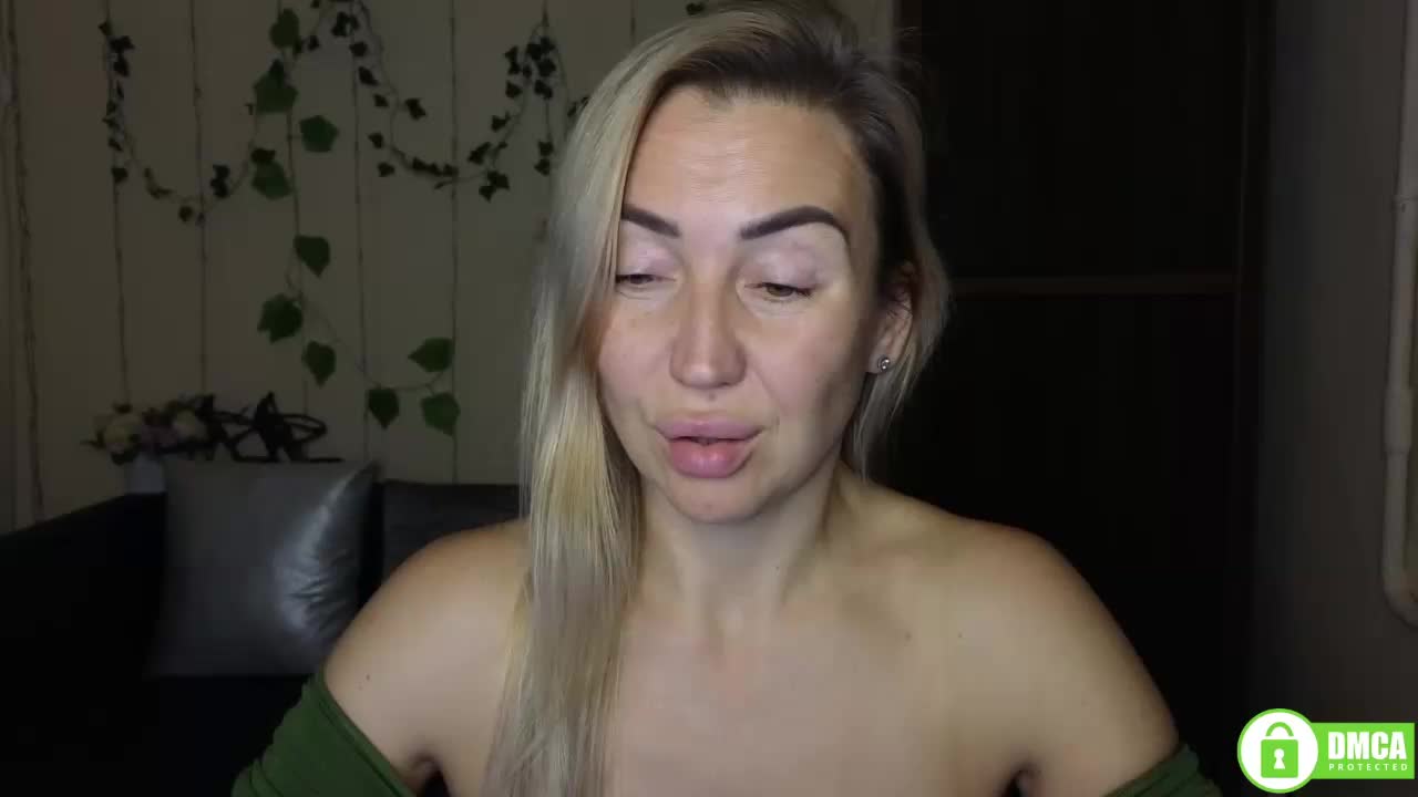 Jullyblondkiss Live Sex December 13, 2025
