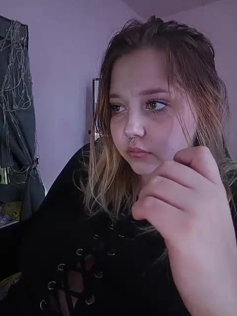 Skujnaya Live Sex December 13, 2025