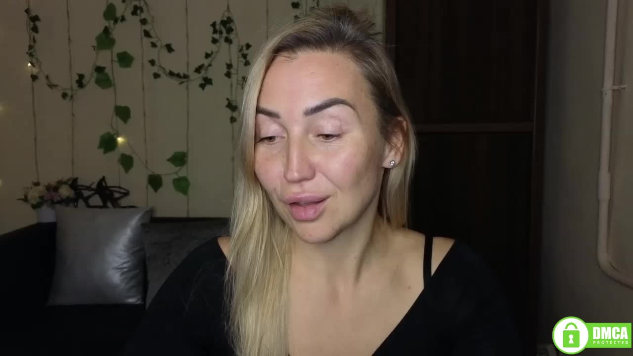 Jullyblondkiss Live Sex December 13, 2025