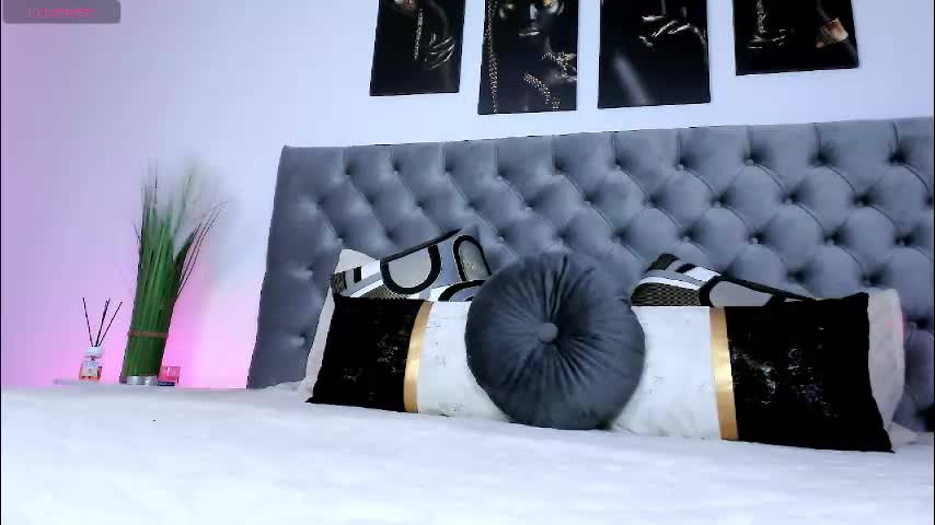 yviann Live Sex December 14, 2025