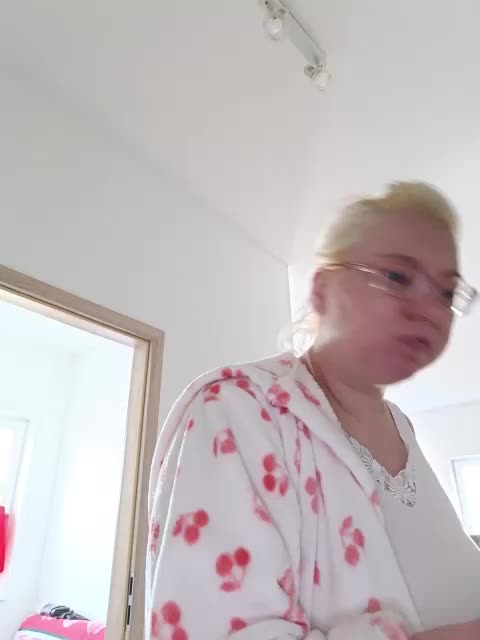 Vika211 Live Sex December 17, 2025