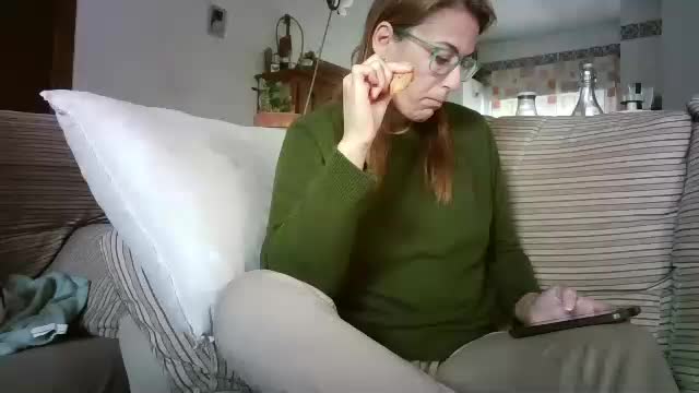 lolahueso Live Sex December 17, 2025