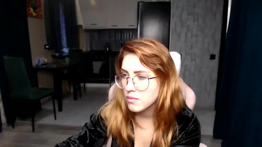 Reginasmilee Live Sex December 17, 2025