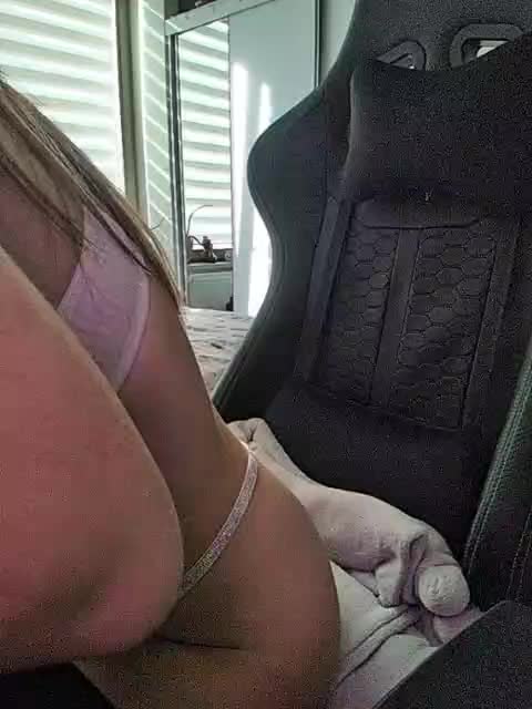 MissMiaX Live Sex December 12, 2025