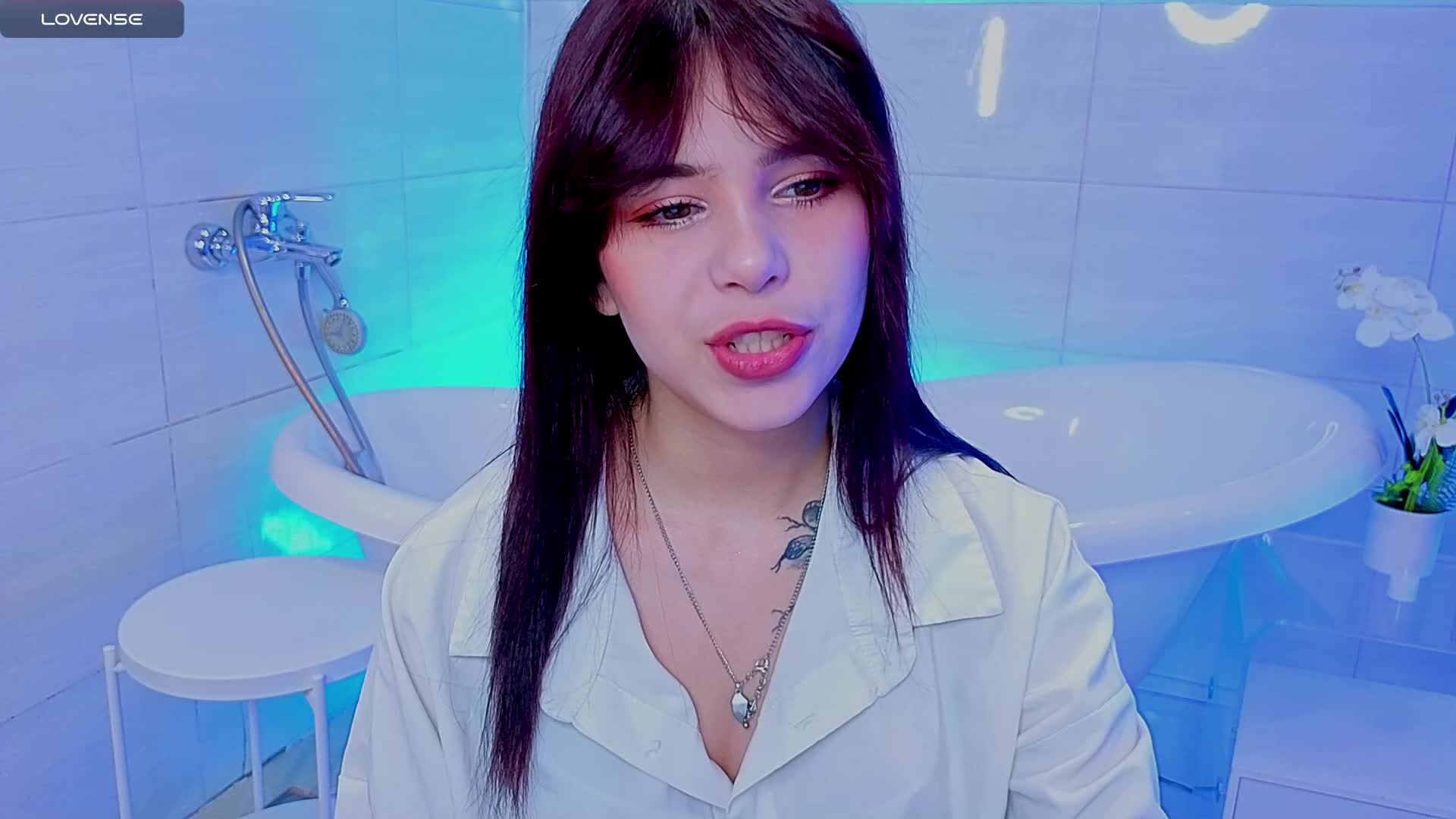 CoralineJones Live Sex December 17, 2025