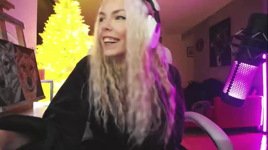 tinykylie Live Sex December 17, 2025