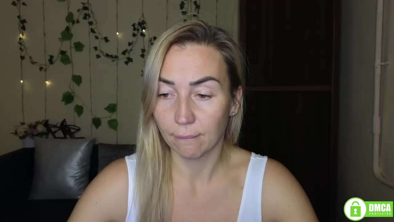 Jullyblondkiss Live Sex December 13, 2025