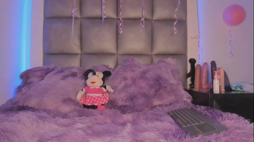 lola_js Live Sex December 13, 2025