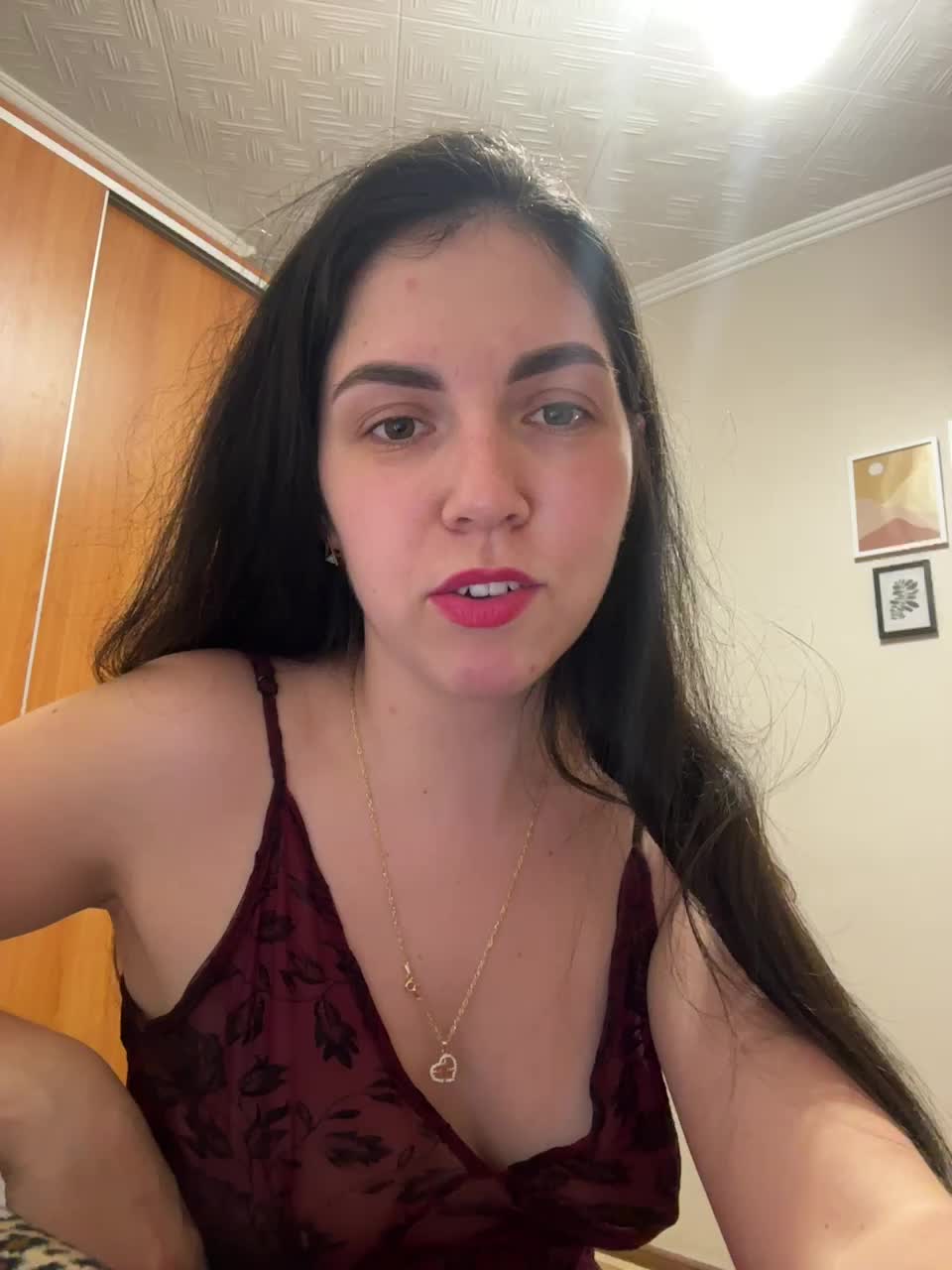 Vika19981 Live Sex 2025.11.14