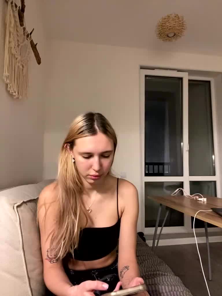 lina_wap Live Sex December 19, 2025