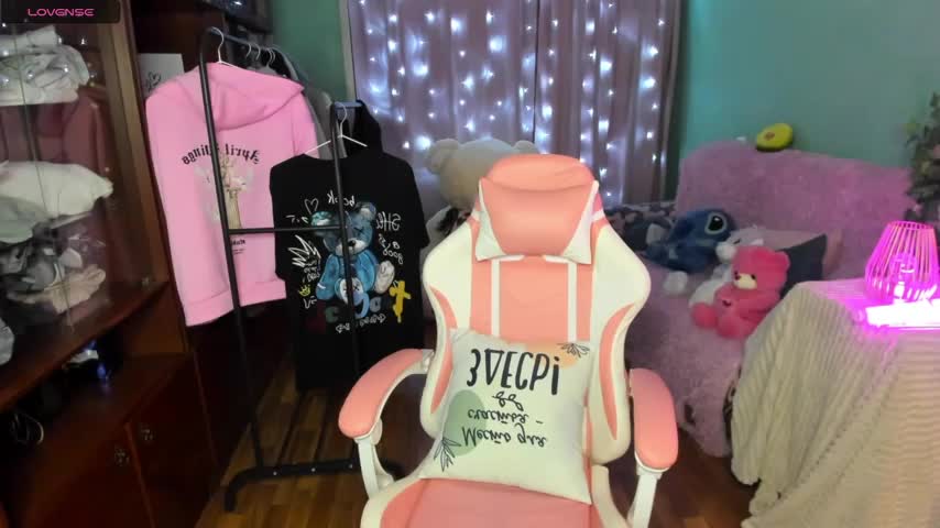 Queen_baby Live Sex December 13, 2025
