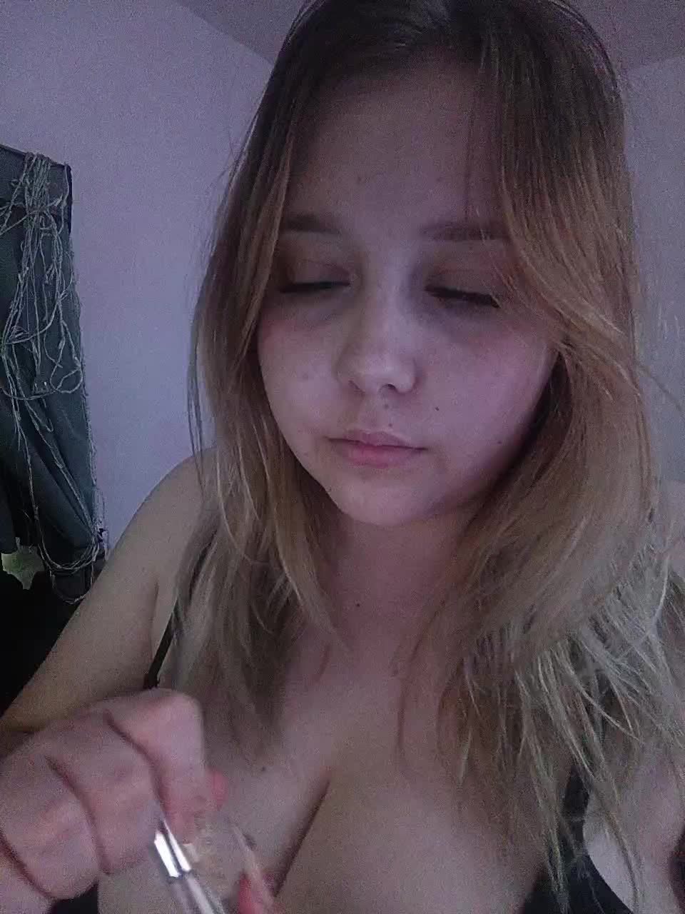 Skujnaya Live Sex December 13, 2025