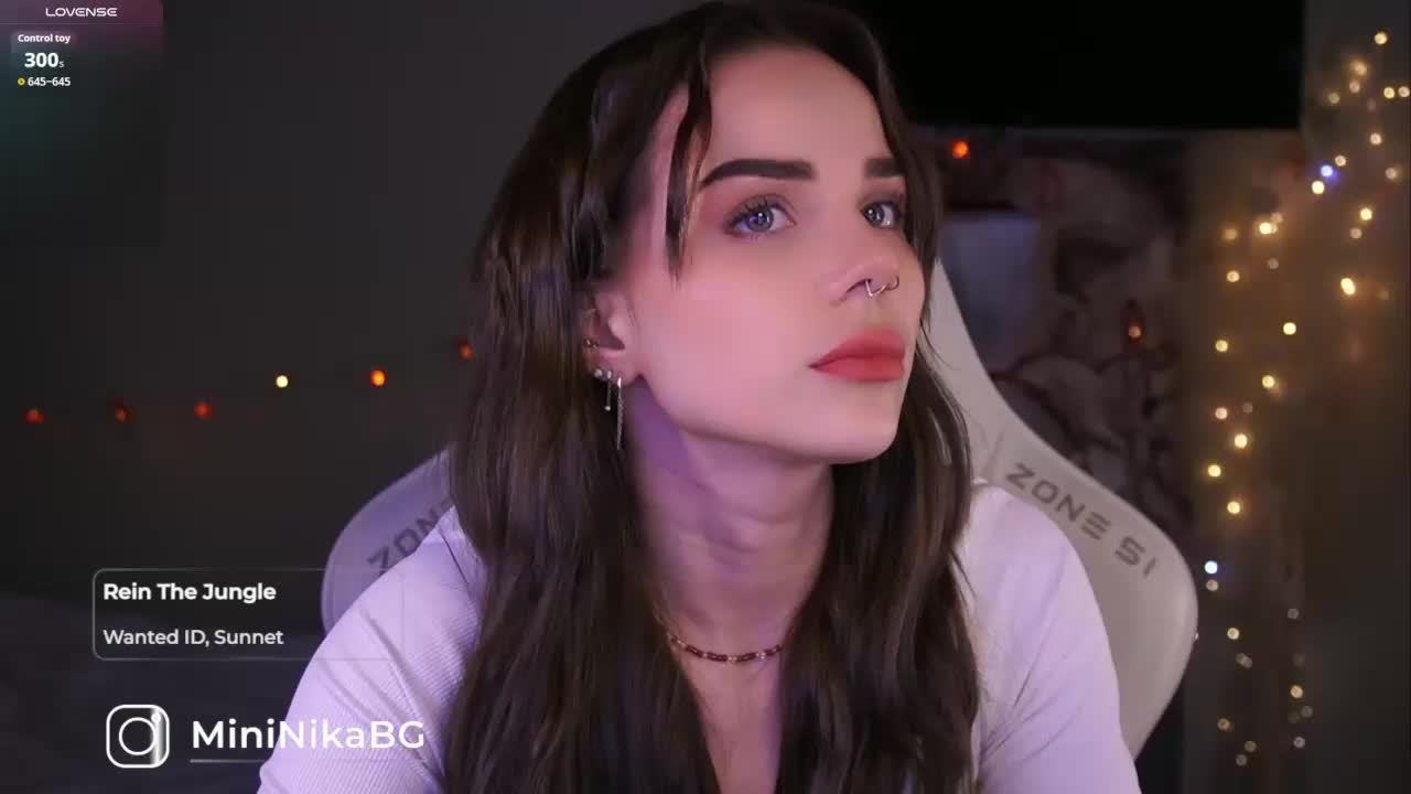 MiniNika Live Sex December 13, 2025