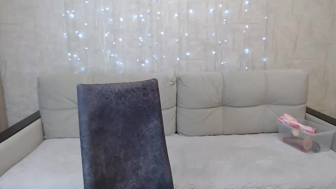 JenniferTheChic Live Sex December 17, 2025