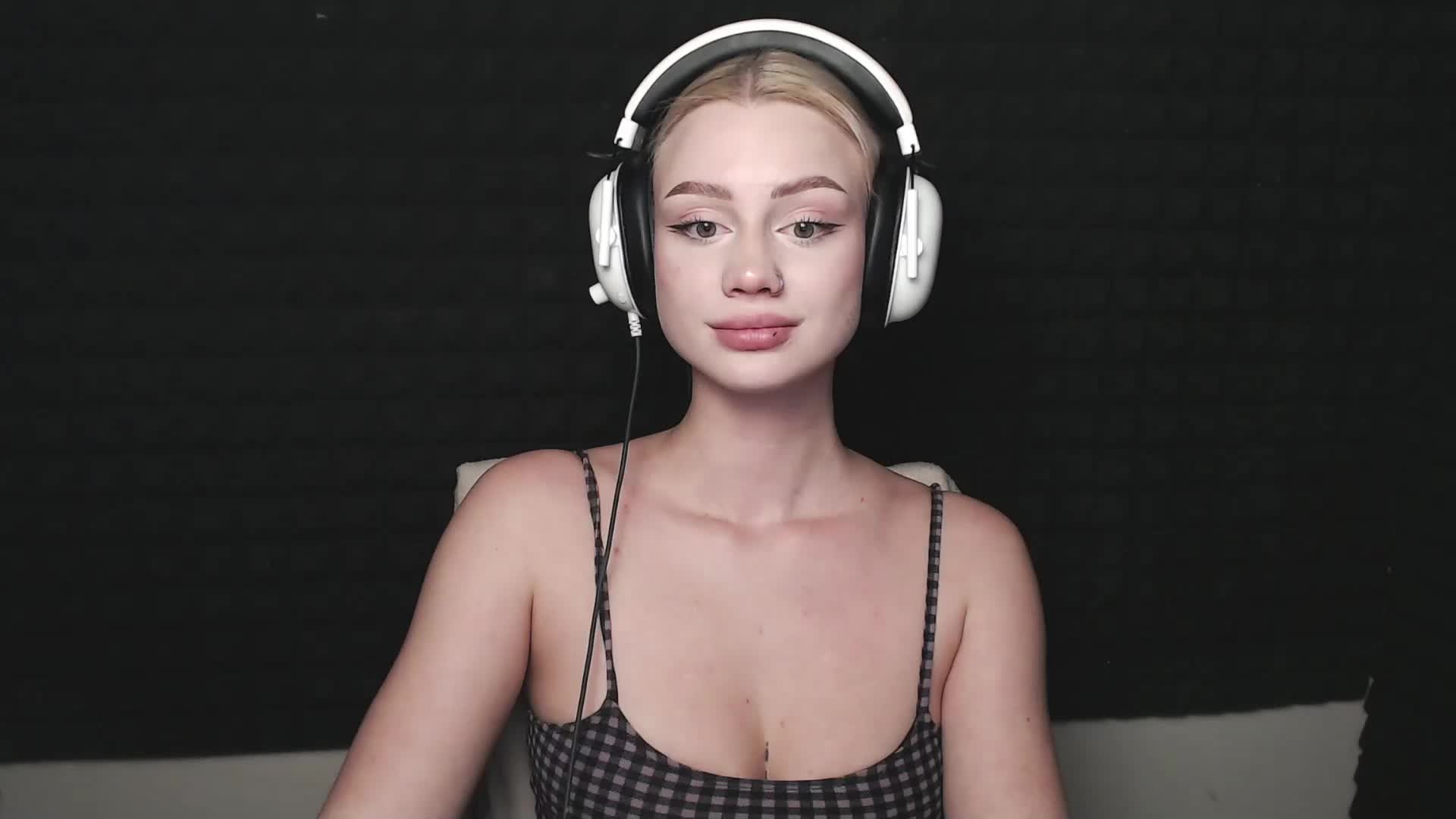 Ice-hot Live Sex December 14, 2025