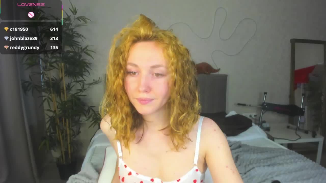 Luna-Go1d Live Sex December 17, 2025