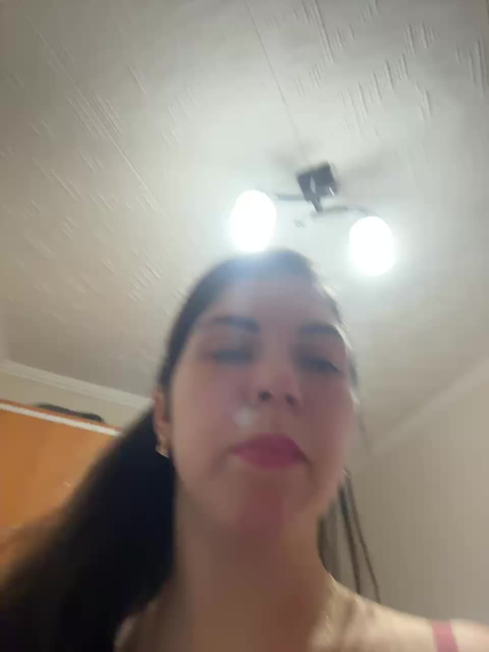 Vika19981 Live Sex 2025.11.14