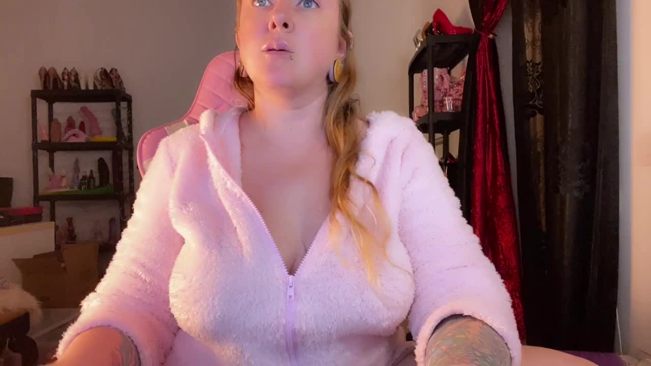 NylonQueen Live Sex December 13, 2025