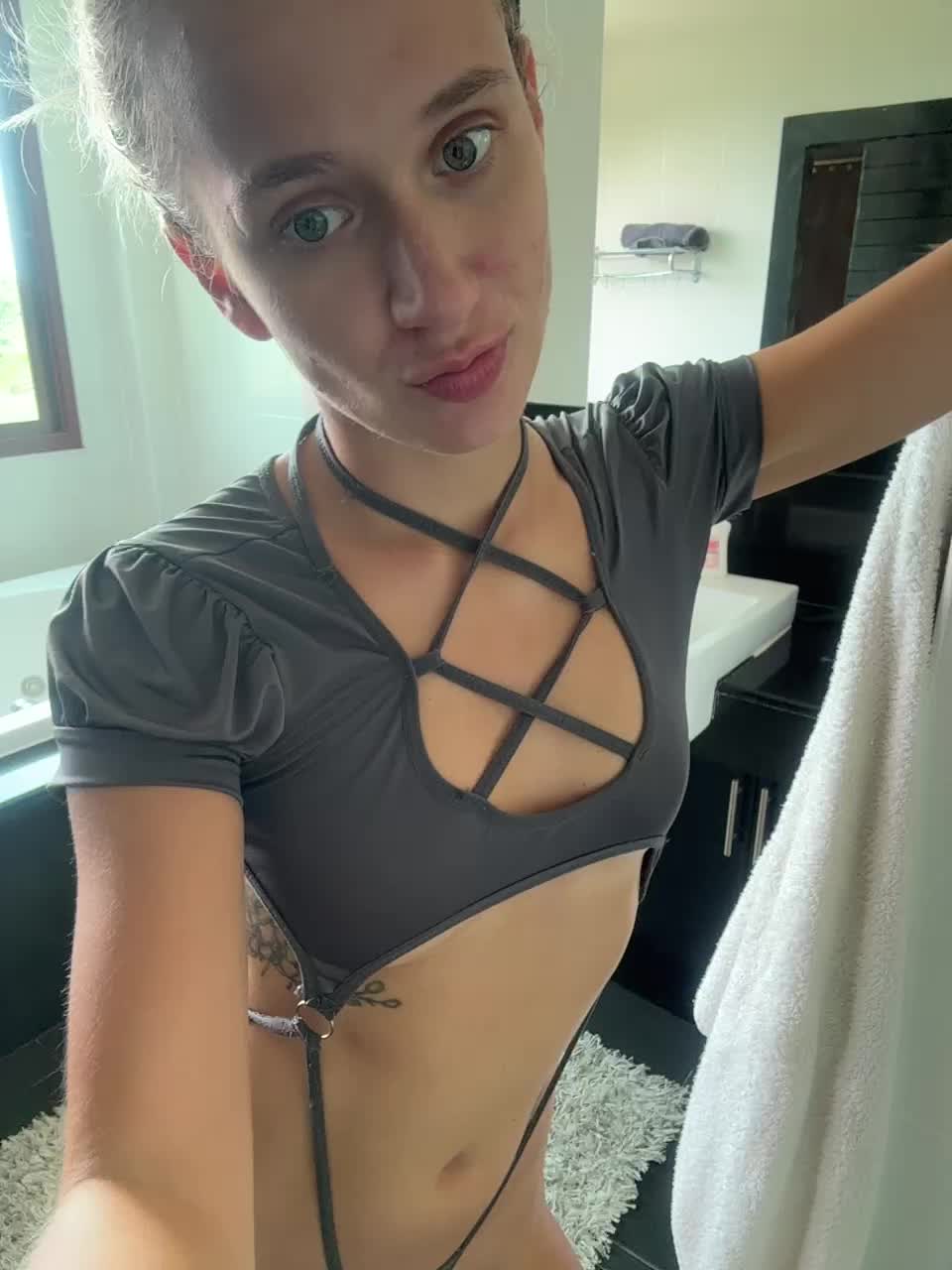 Daughter_of_Ronaldo Live Sex December 13, 2025