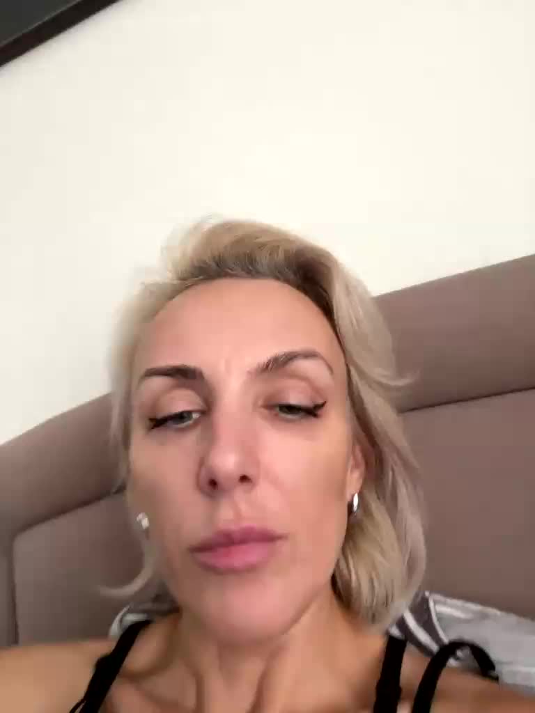 FemdomLadyMaria Live Sex December 15, 2025