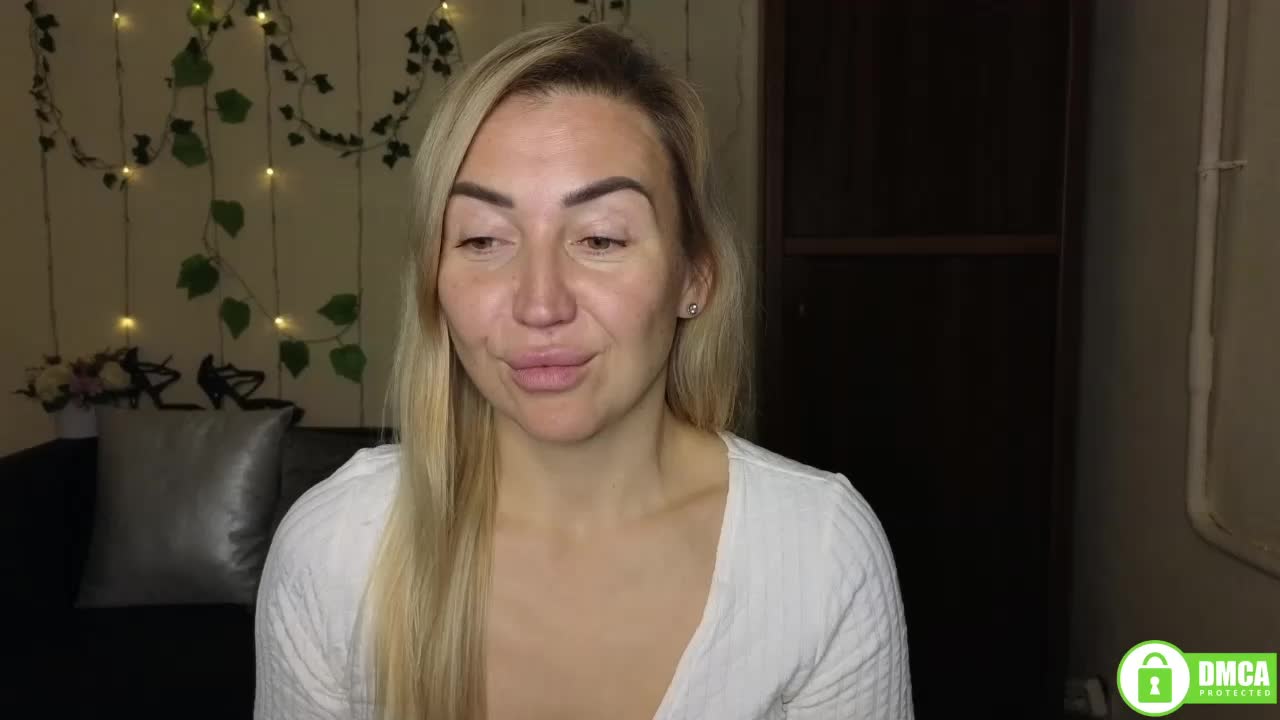 Jullyblondkiss Live Sex December 13, 2025