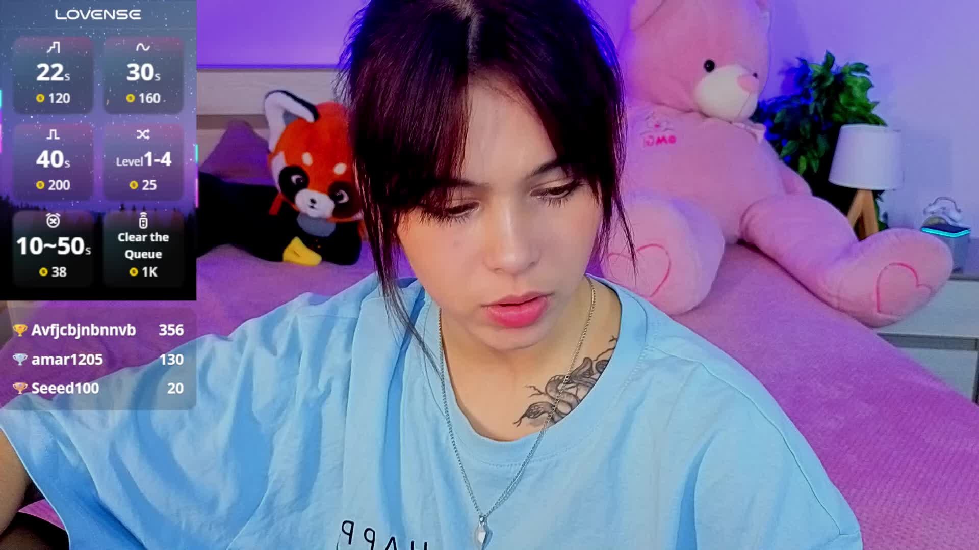 CoralineJones Live Sex December 17, 2025