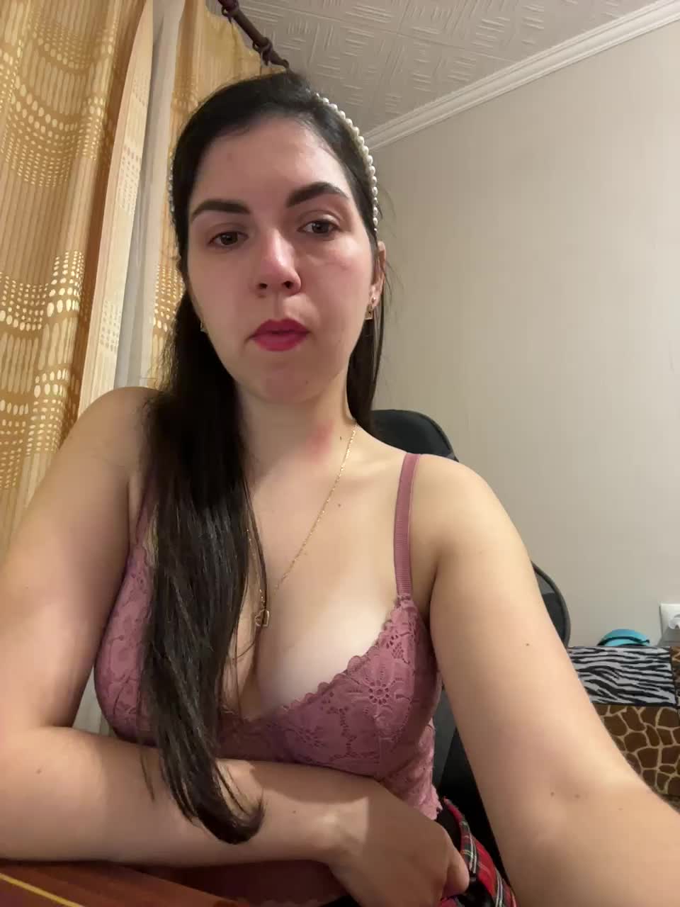 Vika19981 Live Sex December 14, 2025