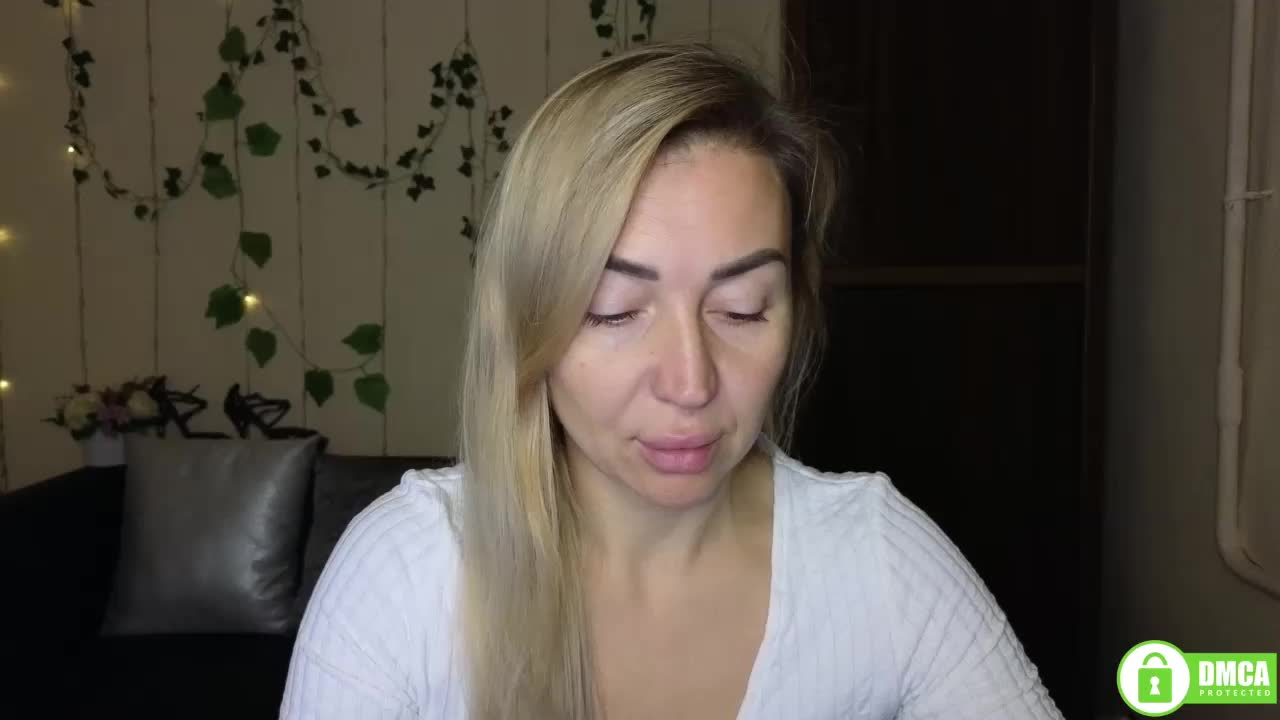 Jullyblondkiss Live Sex December 13, 2025